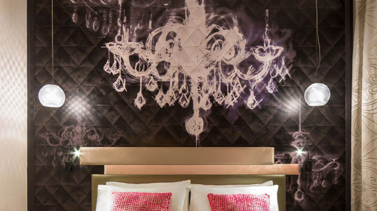 Yllen Eiffel Hotel Room