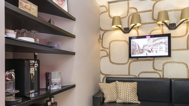 <b>Yllen Eiffel Hotel Lobby</b>. Images powered by <a href="https://www.leonardoworldwide.com/" title="Leonardo Worldwide" target="_blank">Leonardo</a>.