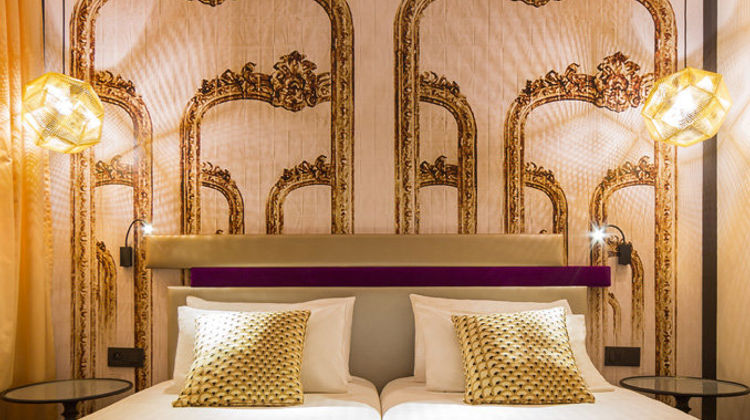 Yllen Eiffel Hotel Room
