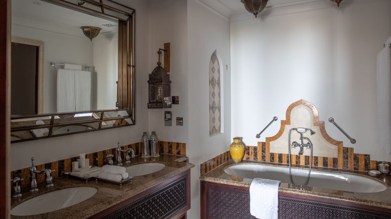 <b>Jumeirah Al Qasr Room</b>. Images powered by <a href="https://www.leonardoworldwide.com/" title="Leonardo Worldwide" target="_blank">Leonardo</a>.