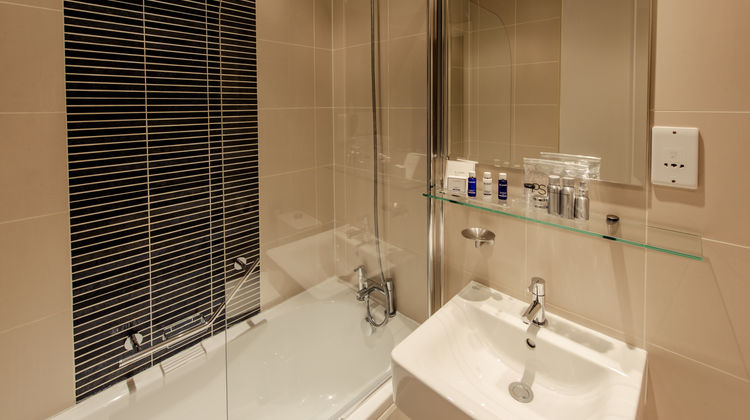 Premier Suites Plus Glasgow Room