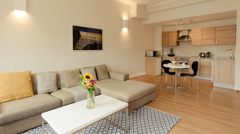 <b>Premier Suites Plus Glasgow Suite</b>. Images powered by <a href="https://www.leonardoworldwide.com/" title="Leonardo Worldwide" target="_blank">Leonardo</a>.