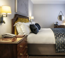 Sloane Place Room