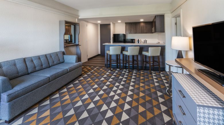 <b>Holiday Inn & Stes Pittsfield-Berkshire Suite</b>. Images powered by <a href="https://www.leonardoworldwide.com/" title="Leonardo Worldwide" target="_blank">Leonardo</a>.