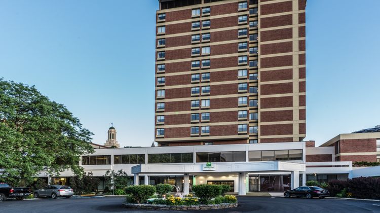 Holiday Inn & Stes Pittsfield-Berkshire Exterior