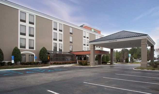Holiday Inn Express Exterior