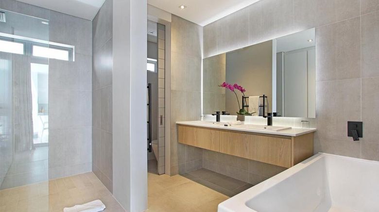 <b>Hermanus Luxury Apartments Room</b>. Images powered by <a href="https://www.leonardoworldwide.com/" title="Leonardo Worldwide" target="_blank">Leonardo</a>.