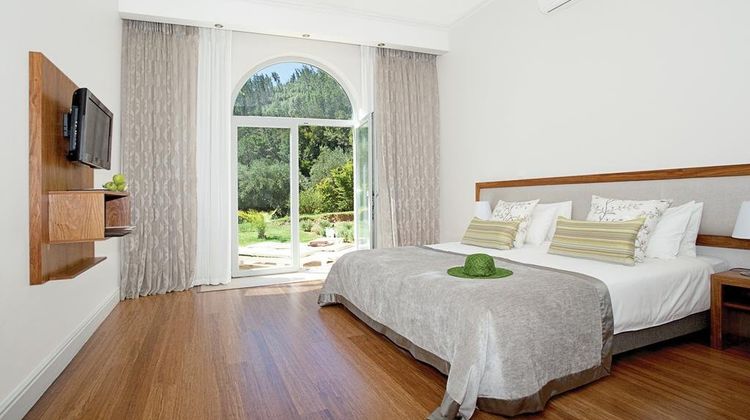 The Retreat at Waterfall Valley Room