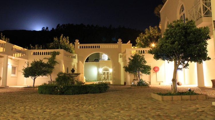 The Retreat at Waterfall Valley Exterior