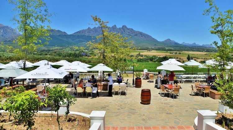 Val Du Charron Guest House & Wine Estate Restaurant