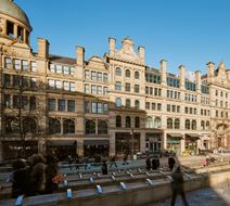 Roomzzz Manchester Victoria Exterior