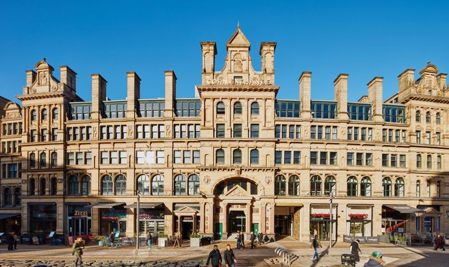 Roomzzz Manchester Victoria Exterior