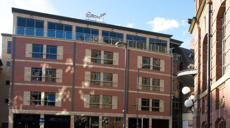 Roomzzz Leeds City Exterior