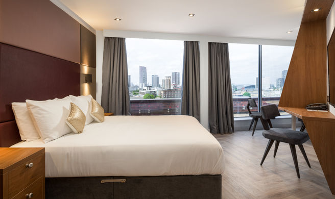 Roomzzz London Stratford Exterior