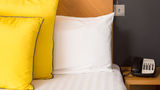 Roomzzz Leeds City West Room