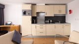 Roomzzz Leeds City West Room