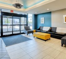 Holiday Inn Exp Stes Batavia Darien Lake Lobby