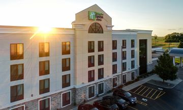 Holiday Inn Exp Stes Batavia Darien Lake