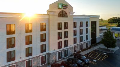 Holiday Inn Exp Stes Batavia Darien Lake