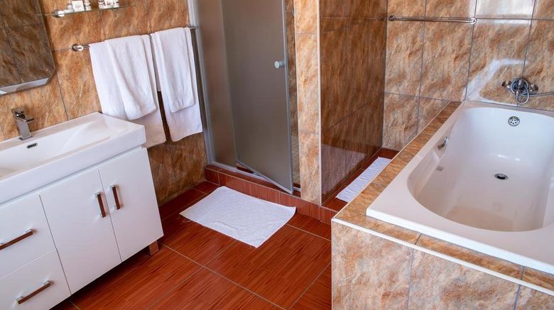 <b>Ngwenya Hotel & Conference Centre Room</b>. Images powered by <a href="https://www.leonardoworldwide.com/" title="Leonardo Worldwide" target="_blank">Leonardo</a>.