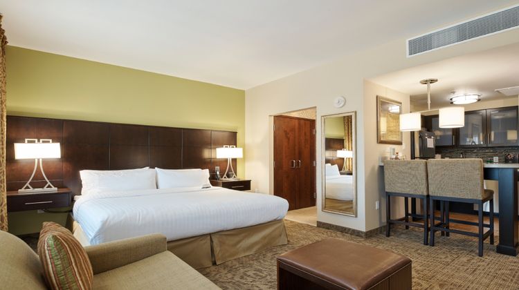 Staybridge Suites Chihuahua Room