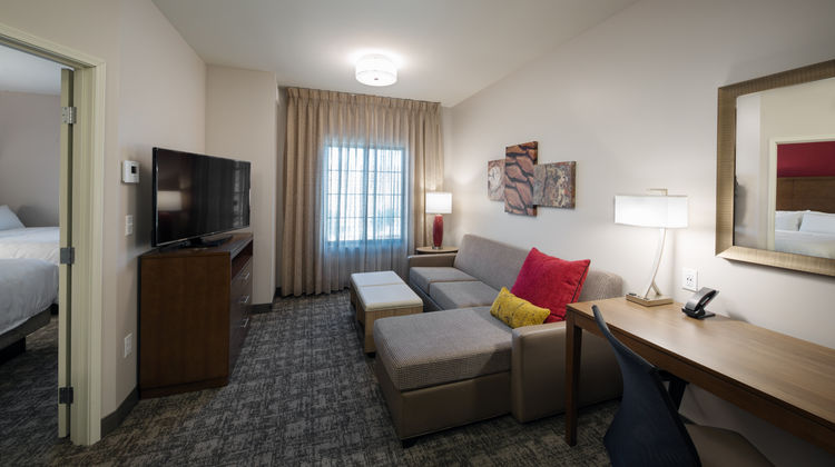 Staybridge Suites Phoenix-Biltmore Suite