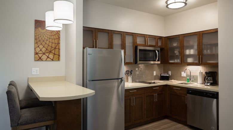 <b>Staybridge Suites Phoenix-Biltmore Suite</b>. Images powered by <a href="https://www.leonardoworldwide.com/" title="Leonardo Worldwide" target="_blank">Leonardo</a>.