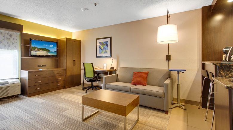 <b>Holiday Inn Express Suite</b>. Images powered by <a href="https://www.leonardoworldwide.com/" title="Leonardo Worldwide" target="_blank">Leonardo</a>.