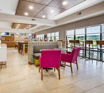 Holiday Inn Express Lobby