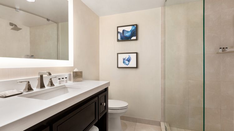 Crowne Plaza Valley Forge Room