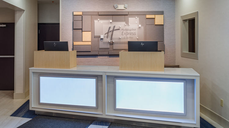Holiday Inn Express Lobby
