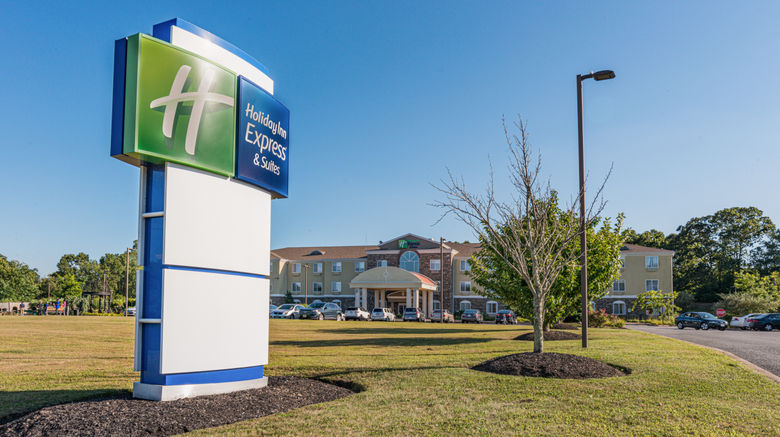 <b>Holiday Inn Express Exterior</b>. Images powered by <a href="https://www.leonardoworldwide.com/" title="Leonardo Worldwide" target="_blank">Leonardo</a>.