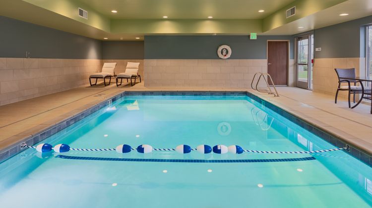 Holiday Inn Express & Suites Keizer Pool