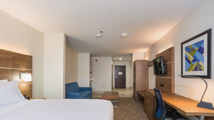 Holiday Inn Express Suite