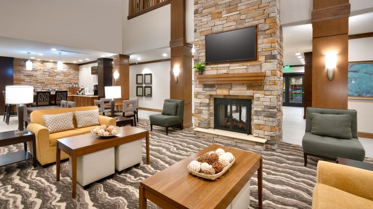 Staybridge Suites I-75 Lobby