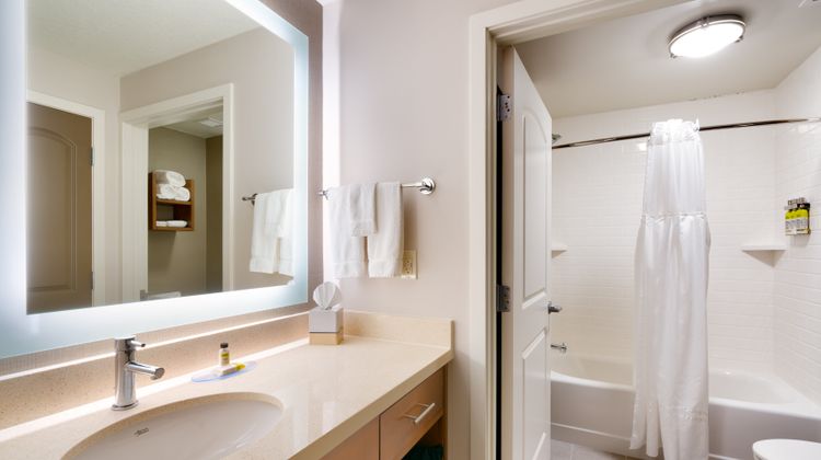 Staybridge Suites I-75 Room