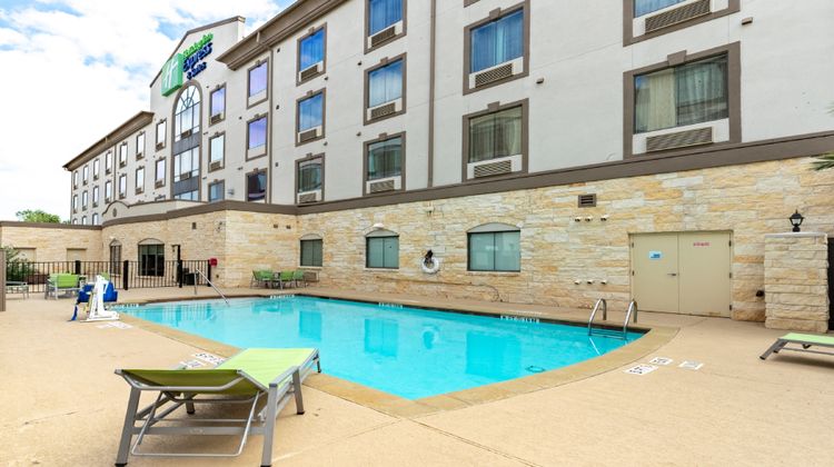Holiday Inn Express & Stes Houston South Pool