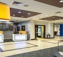 Holiday Inn Express & Stes Houston South Lobby