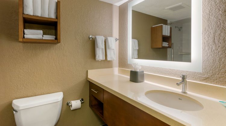 Staybridge Suites Royale Parc Suite