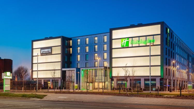 Holiday Inn London - Heathrow Bath Road Exterior