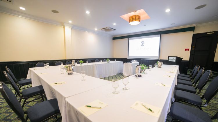 Courtleigh Hotel & Suites Meeting