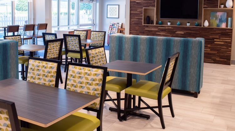 Holiday Inn Express Hotel & Suites Restaurant
