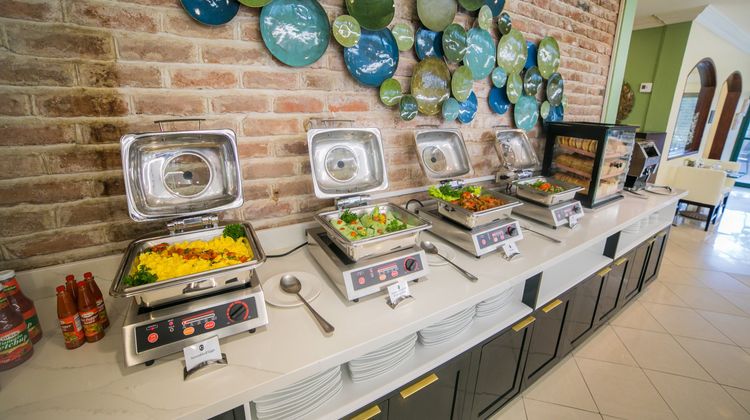 Courtleigh Hotel & Suites Restaurant