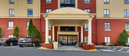 Holiday Inn Express Exterior