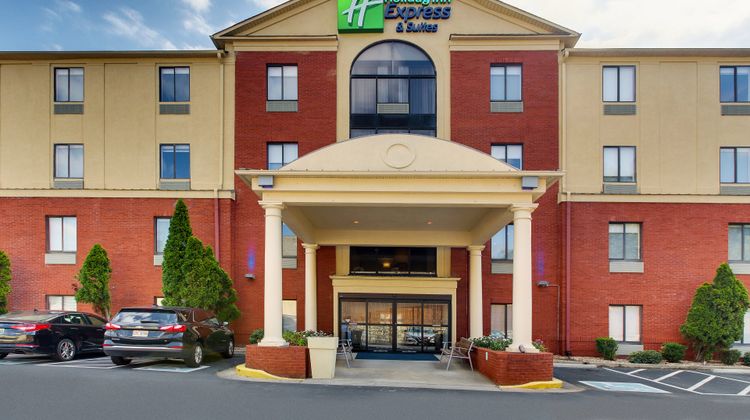 Holiday Inn Express Exterior