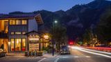 Tamarack Lodge Exterior