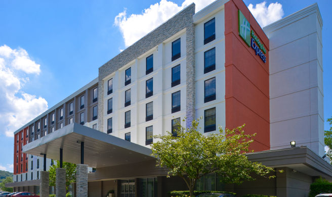 Holiday Inn Express Towson Exterior