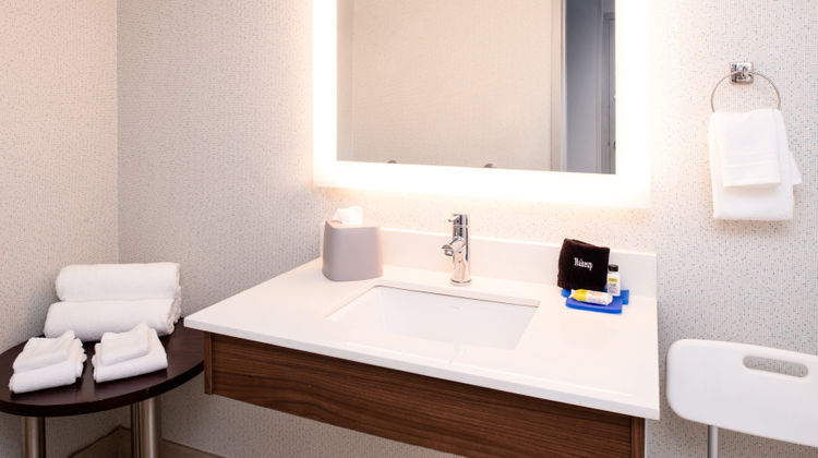 Holiday Inn Express Towson Room