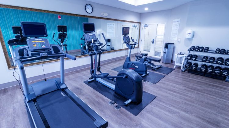 Holiday Inn Express Hotel & Suites Health Club