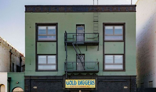 Gold Diggers Hotel Exterior